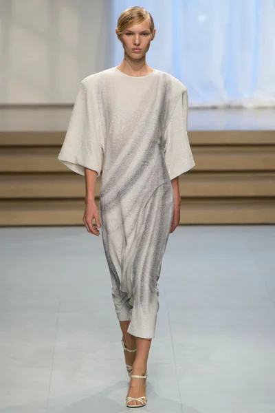 Look 48